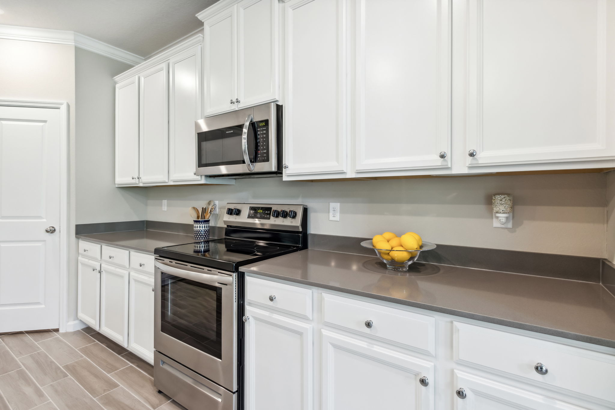 The kitchen also features a walk-in pantry ...