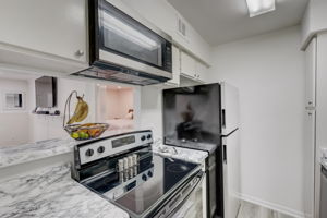  Hearth Dr-013