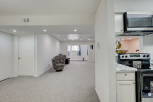  Hearth Dr-001