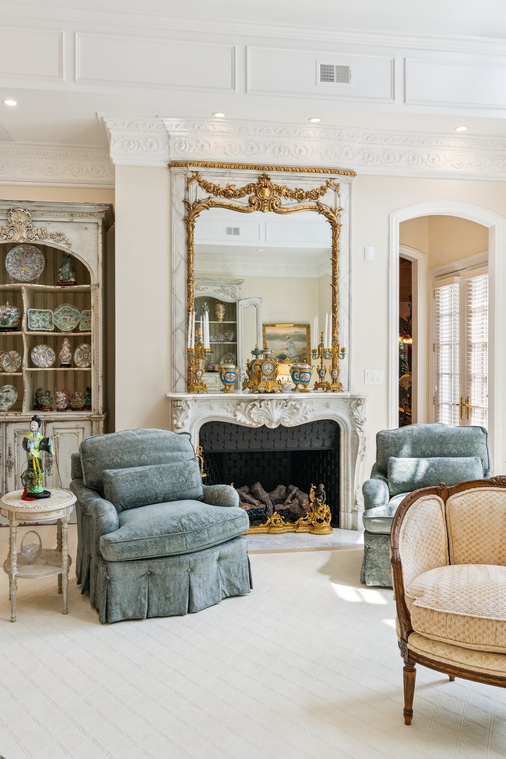 Soaring Ceilings, Fireplace
