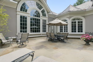 Spacious Flagstone Patio perfect for Outdoor Entertaining