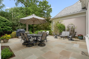 Multiple Seating Areas