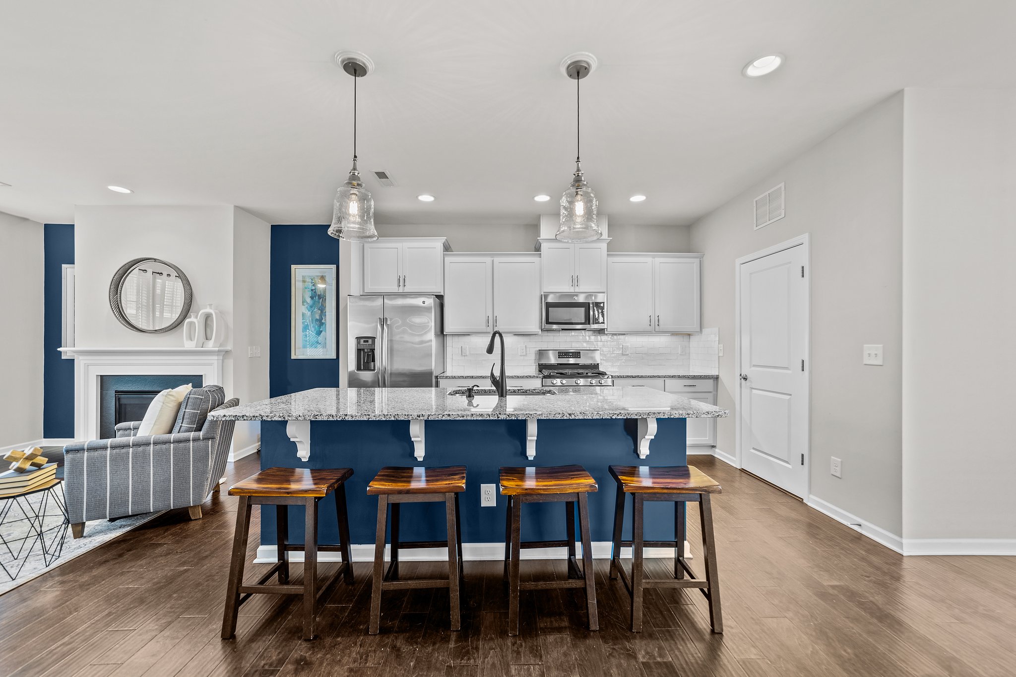 Kitchen/Breakfast Bar