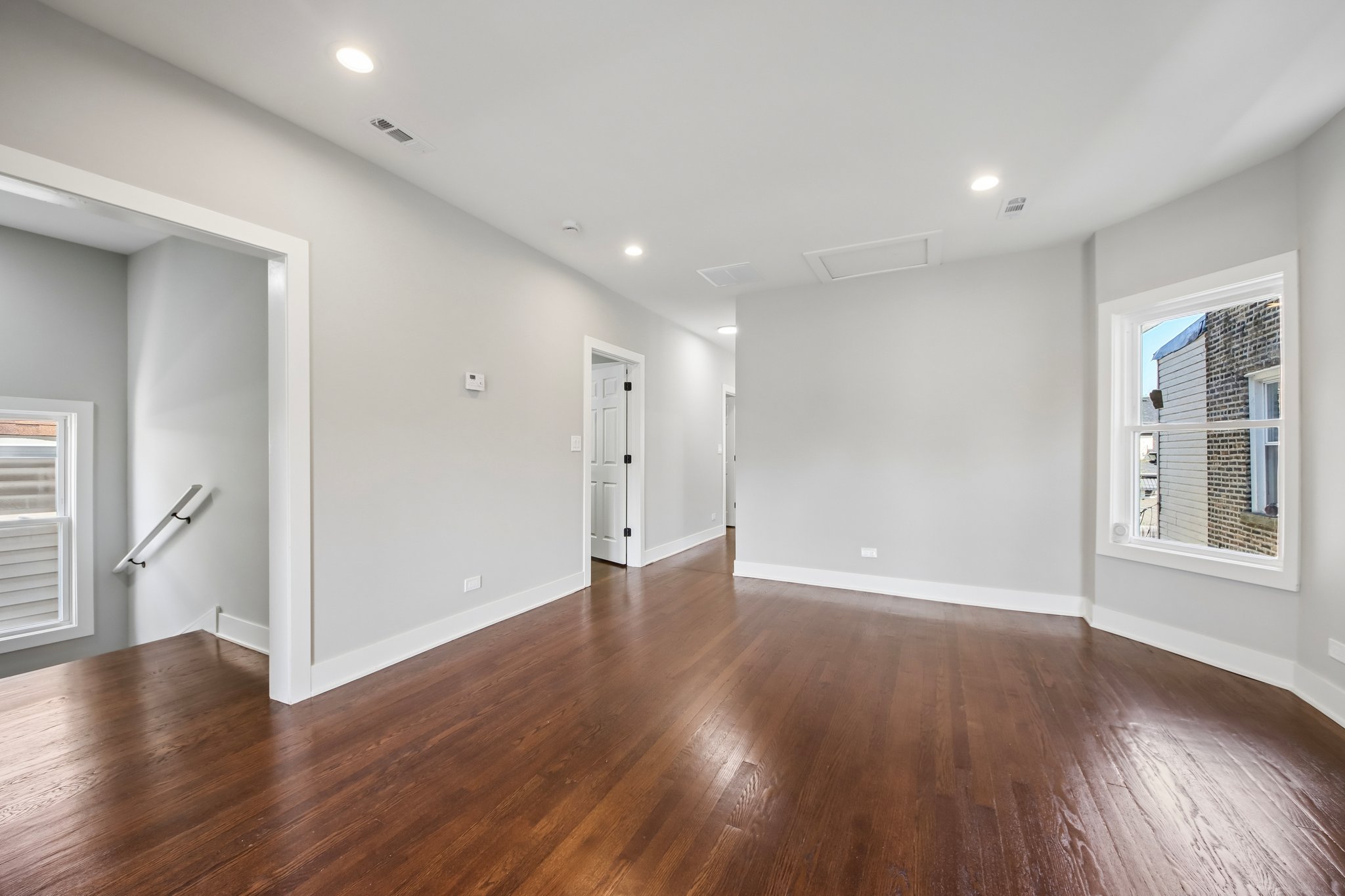 853 N Laramie Ave 2nd Floor-S2304-004.jpg