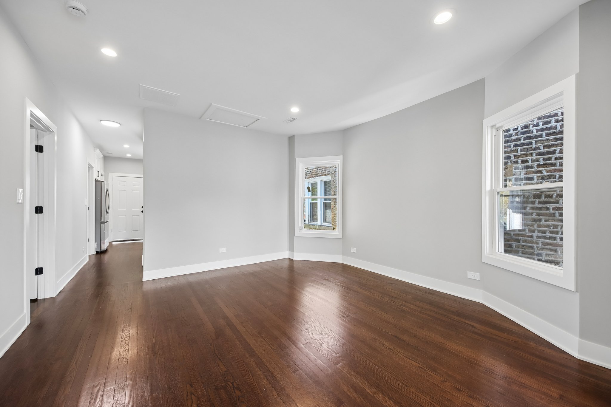 853 N Laramie Ave 2nd Floor-S2304-005.jpg