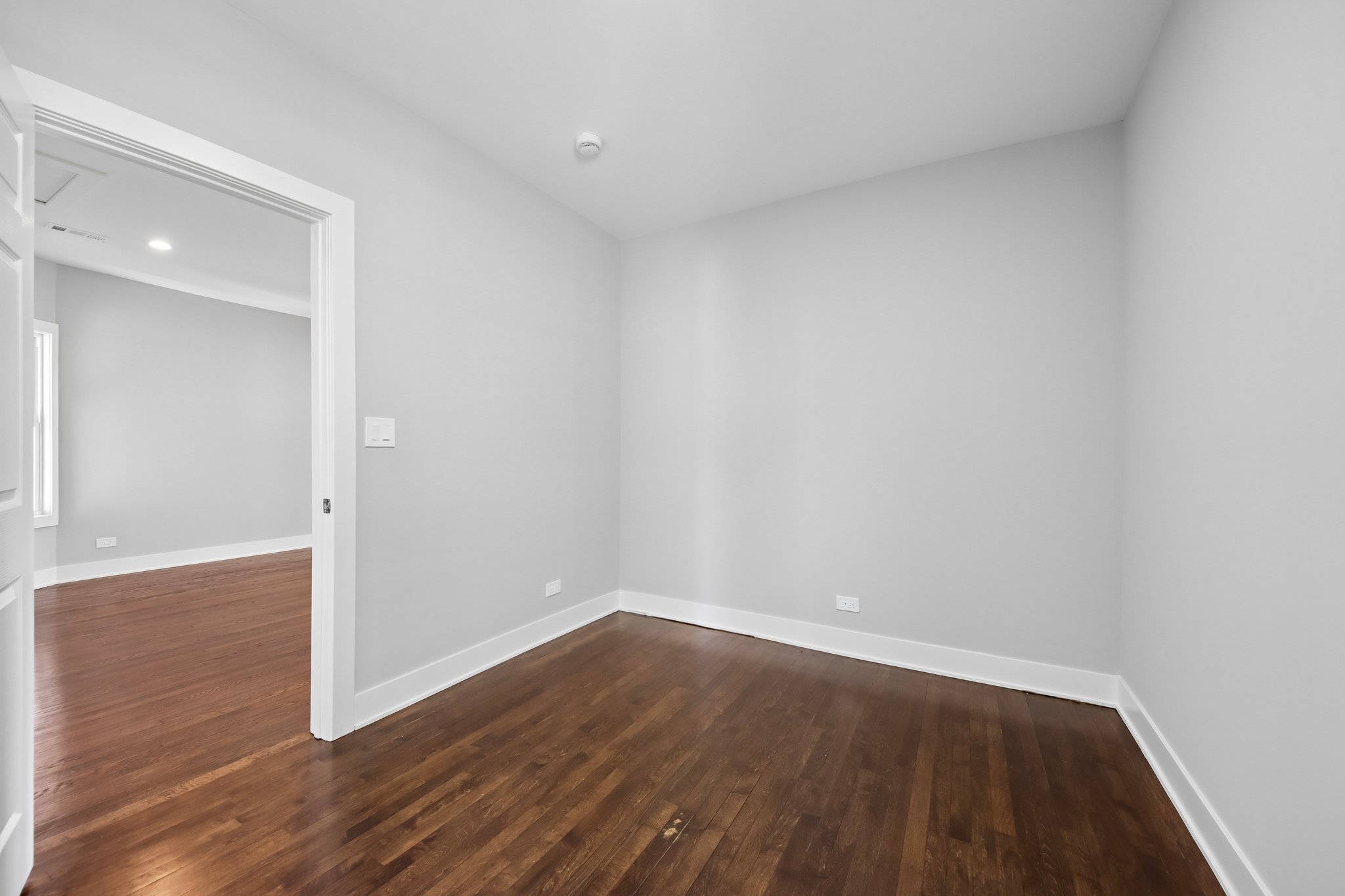 853 N Laramie Ave 2nd Floor-S2304-015.jpg