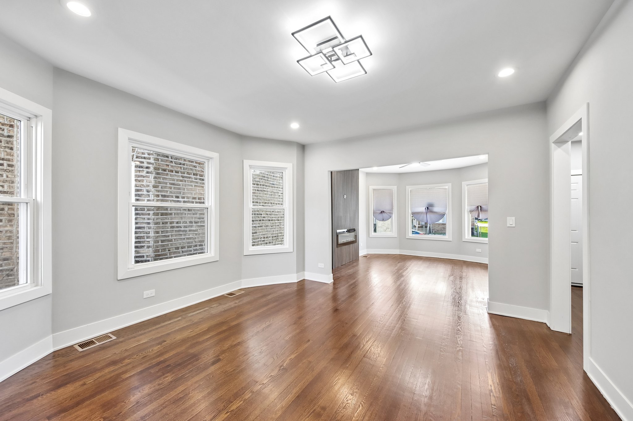 853 N Laramie Ave 1st Floor-S2304-008.jpg