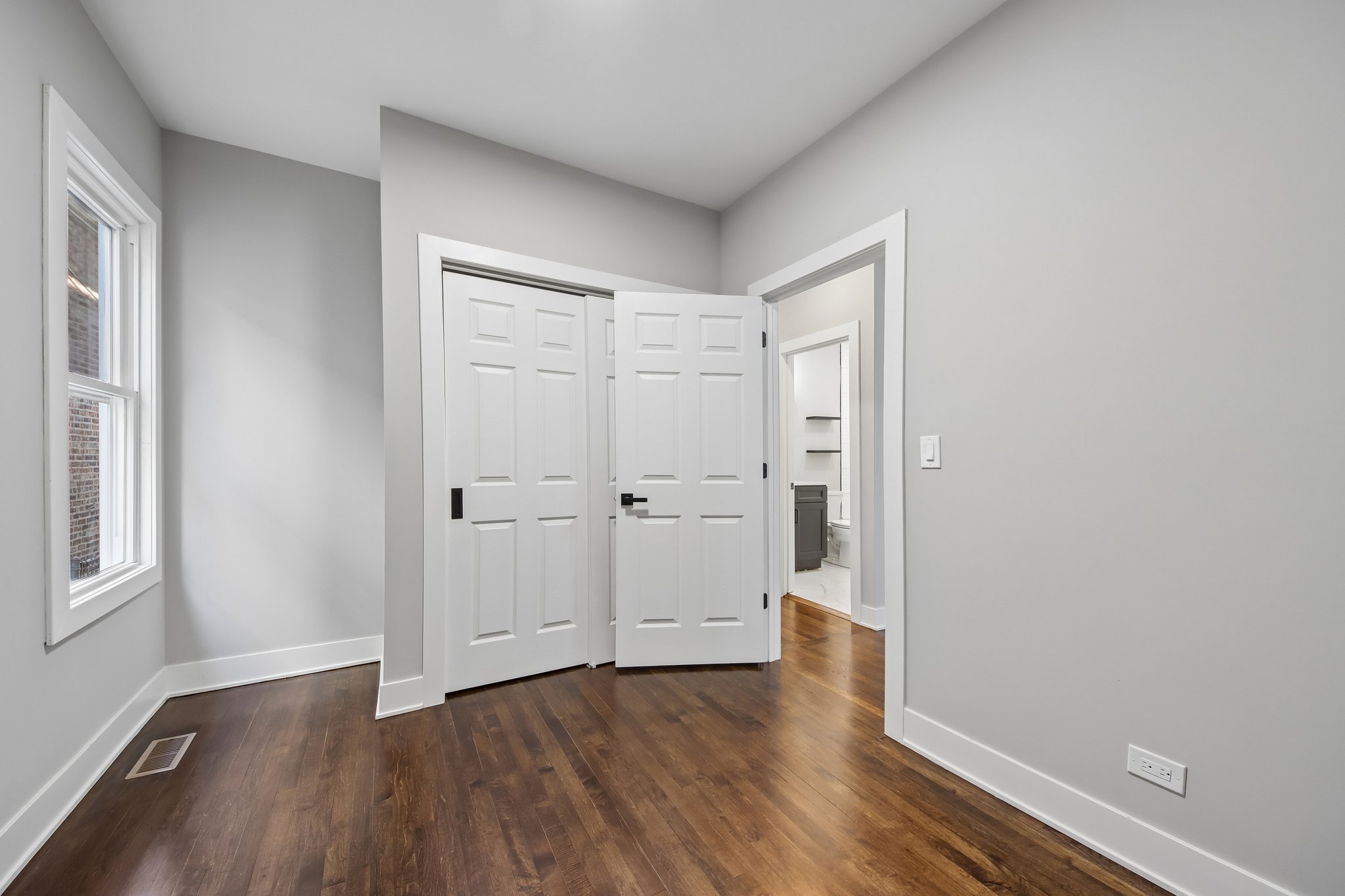 853 N Laramie Ave 1st Floor-S2304-014.jpg