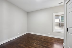 853 N Laramie Ave 2nd Floor-S2304-013.jpg