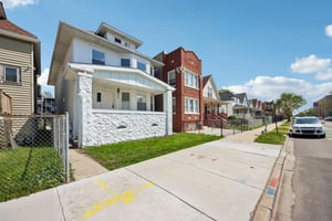 853 N Laramie Ave 1st Floor-S2304-002.jpg