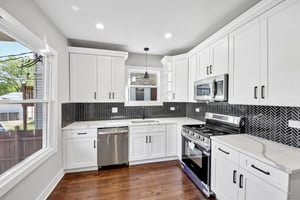 853 N Laramie Ave 1st Floor-S2304-012.jpg