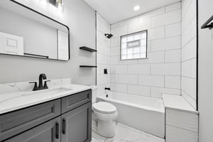 853 N Laramie Ave 1st Floor-S2304-016.jpg