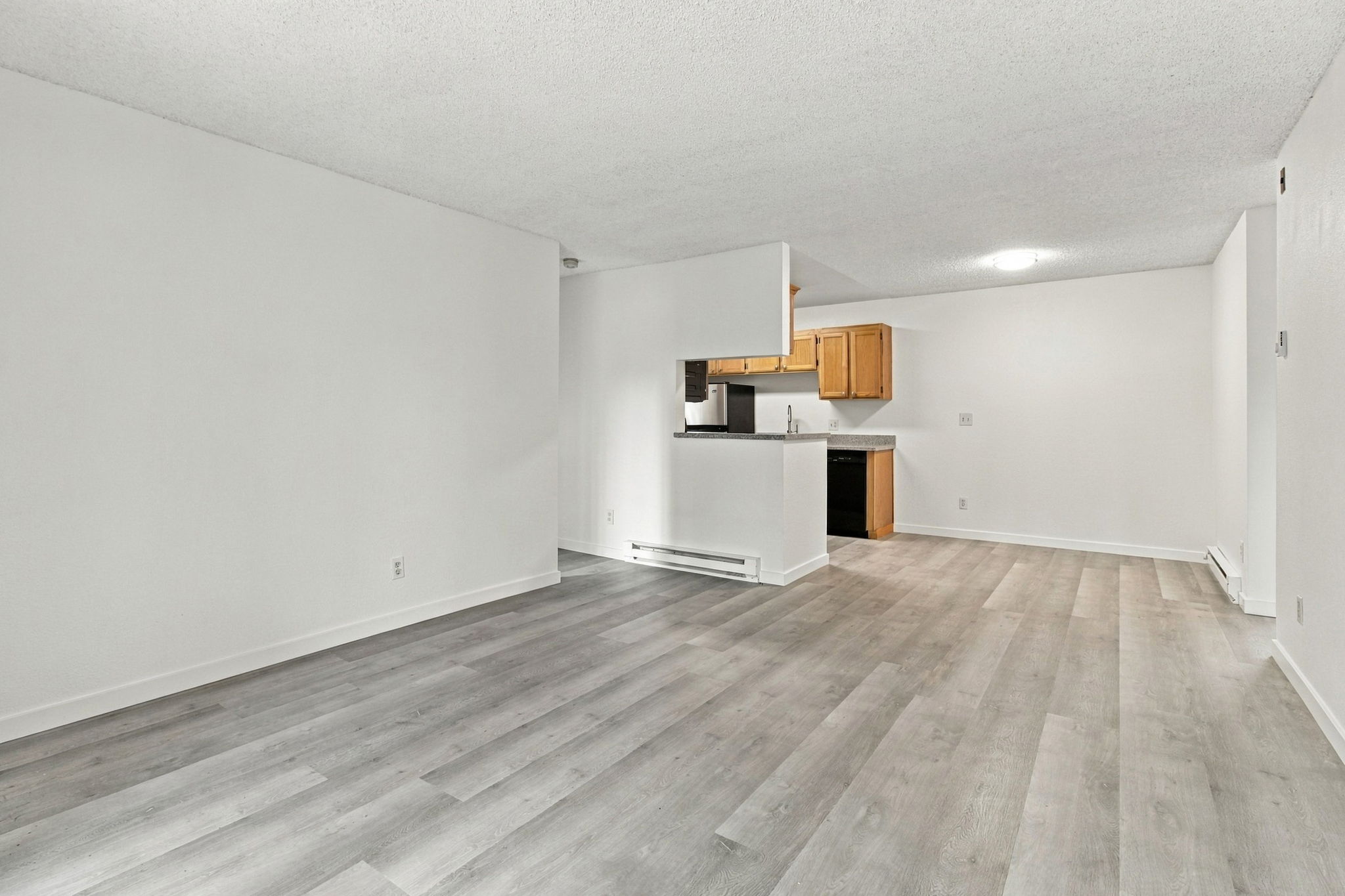 003_F8_853 Woodside Way 133