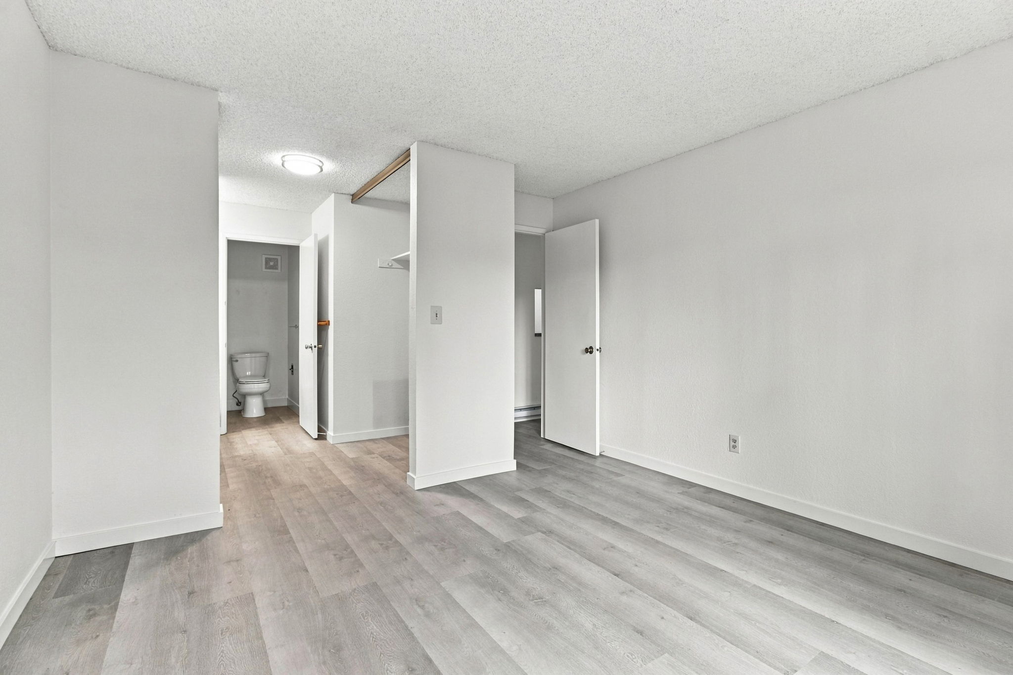 015_F8_853 Woodside Way 133