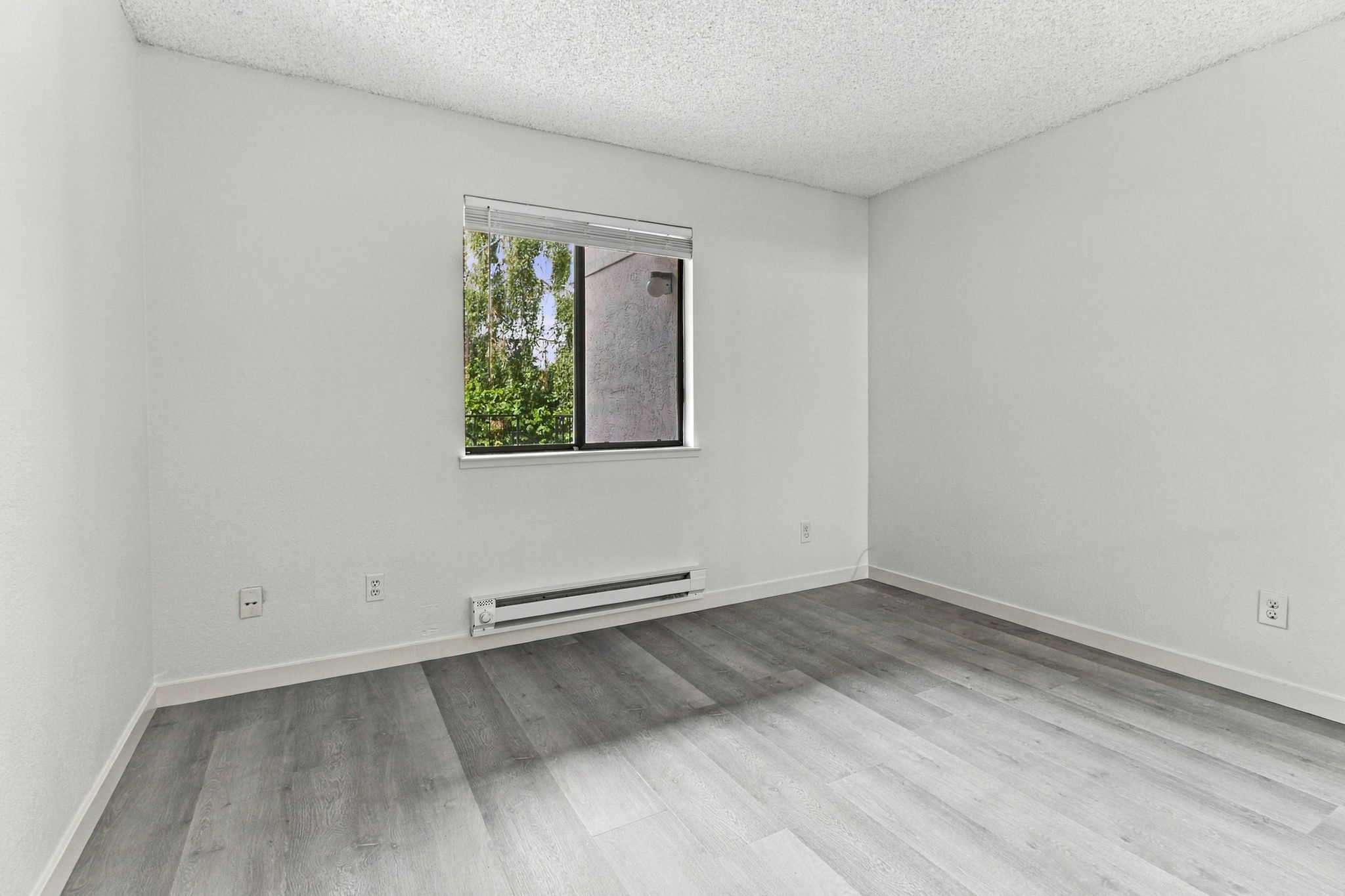 018_F8_853 Woodside Way 133