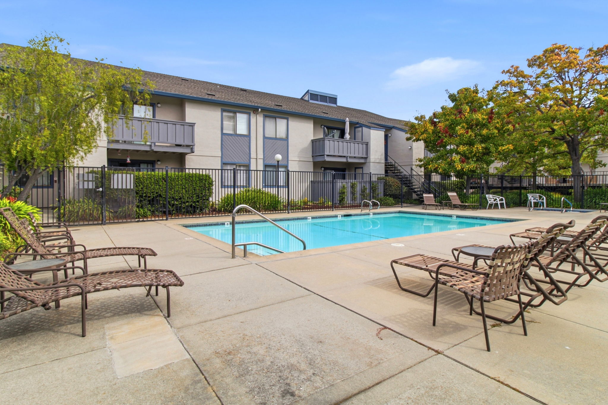 033_F8_853 Woodside Way 133