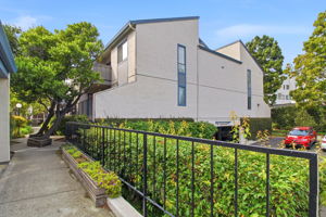 001_F8_853 Woodside Way 133