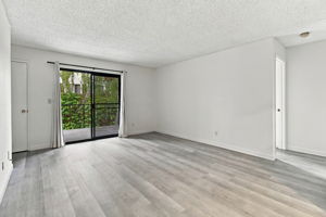 005_F8_853 Woodside Way 133