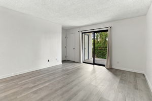 006_F8_853 Woodside Way 133