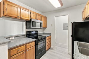 007_F8_853 Woodside Way 133