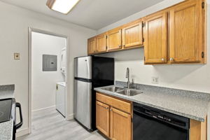 008_F8_853 Woodside Way 133
