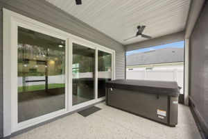 Lanai & 6-Person Jacuzzi