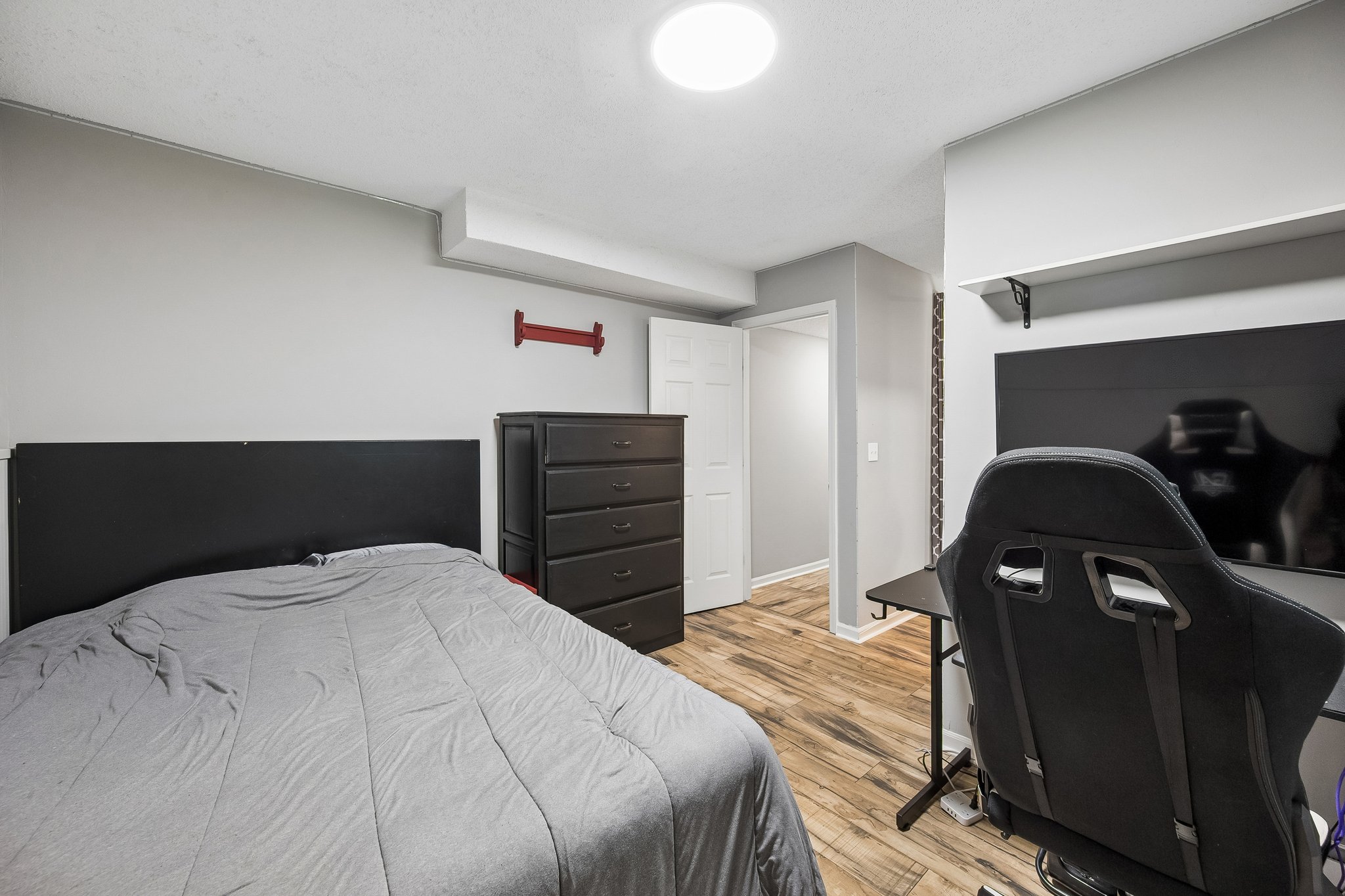 9121 - 8534 N Flora Ave_024.jpg