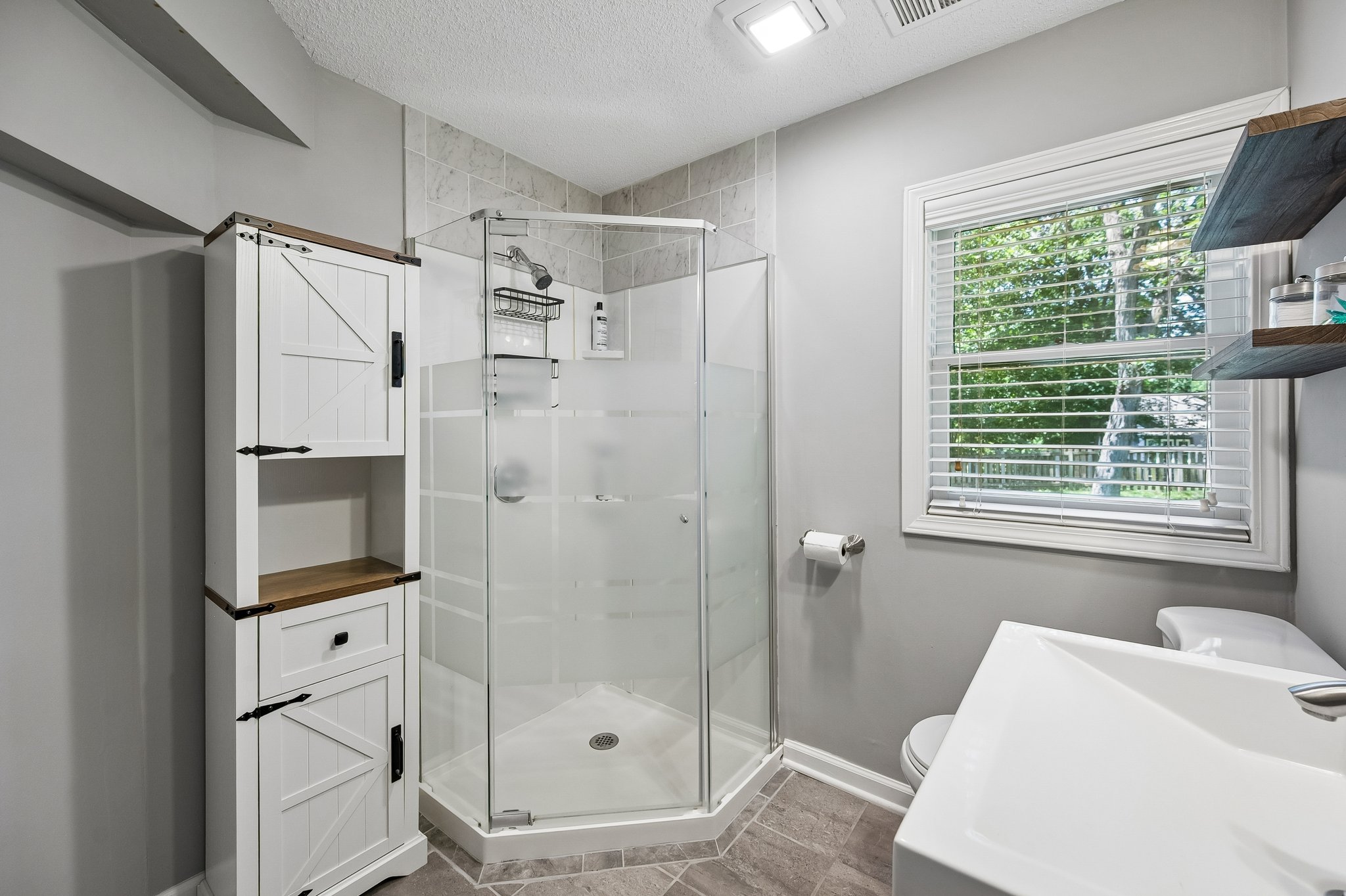 9121 - 8534 N Flora Ave_025.jpg