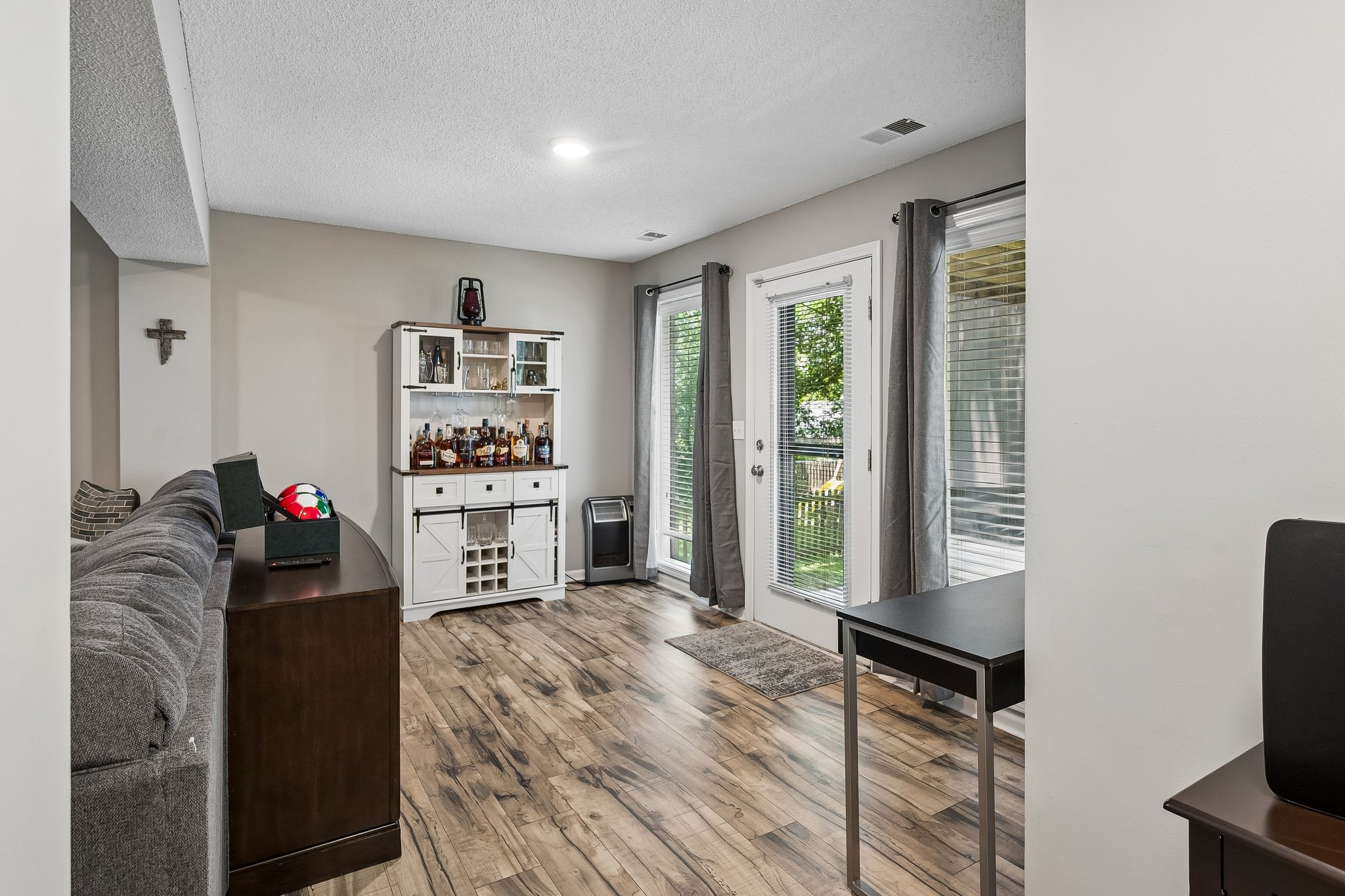 9121 - 8534 N Flora Ave_029.jpg