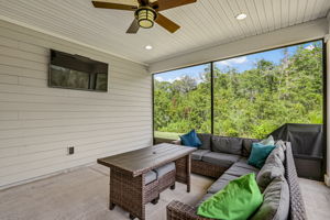 Screened-in Porch