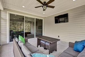 Screened-in Porch