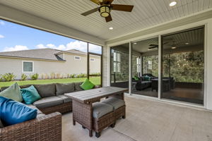 Screened-in Porch