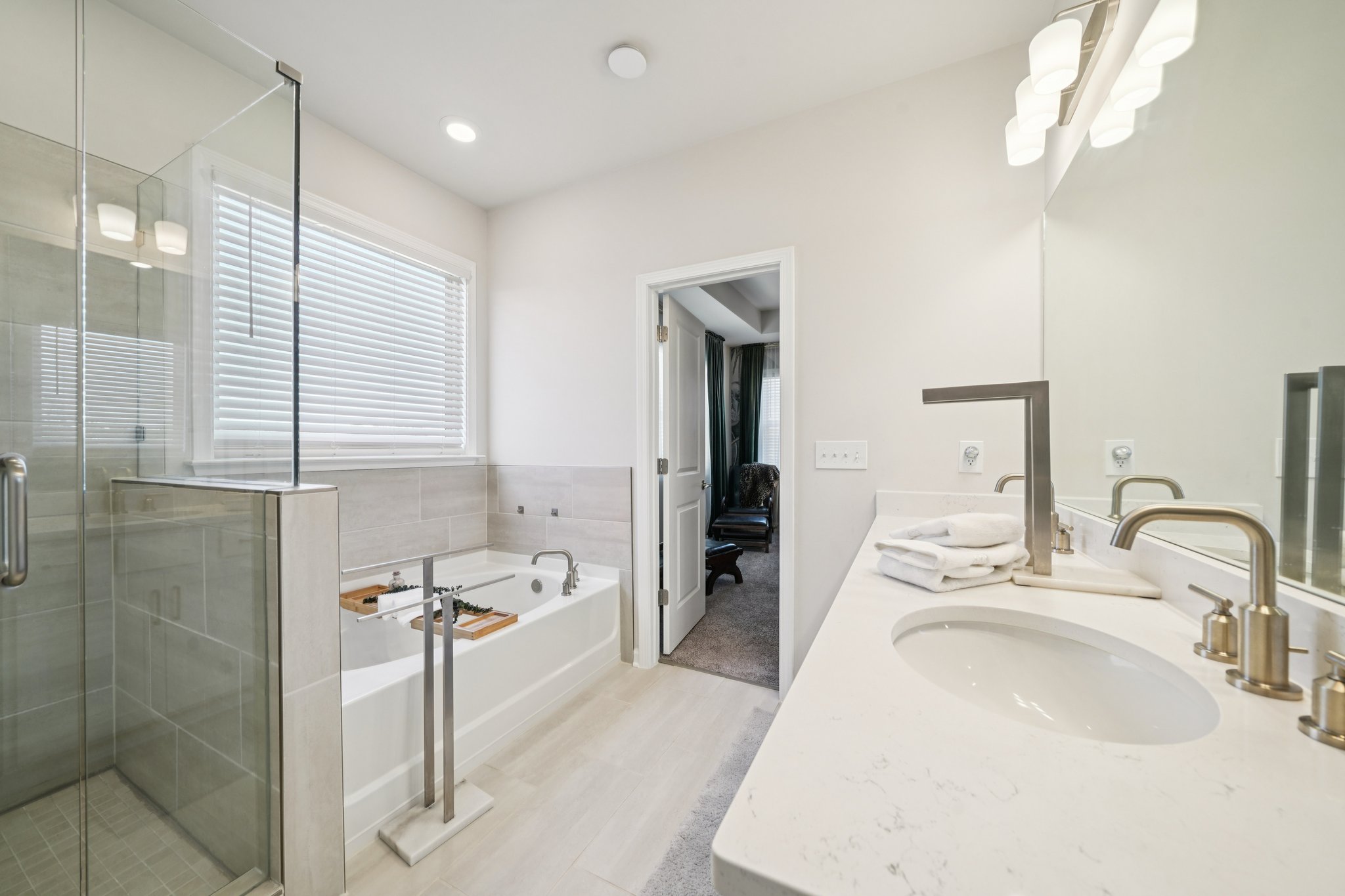 Stratford Oaks Ave-S2503-020.jpg