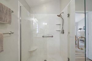  Photo 33