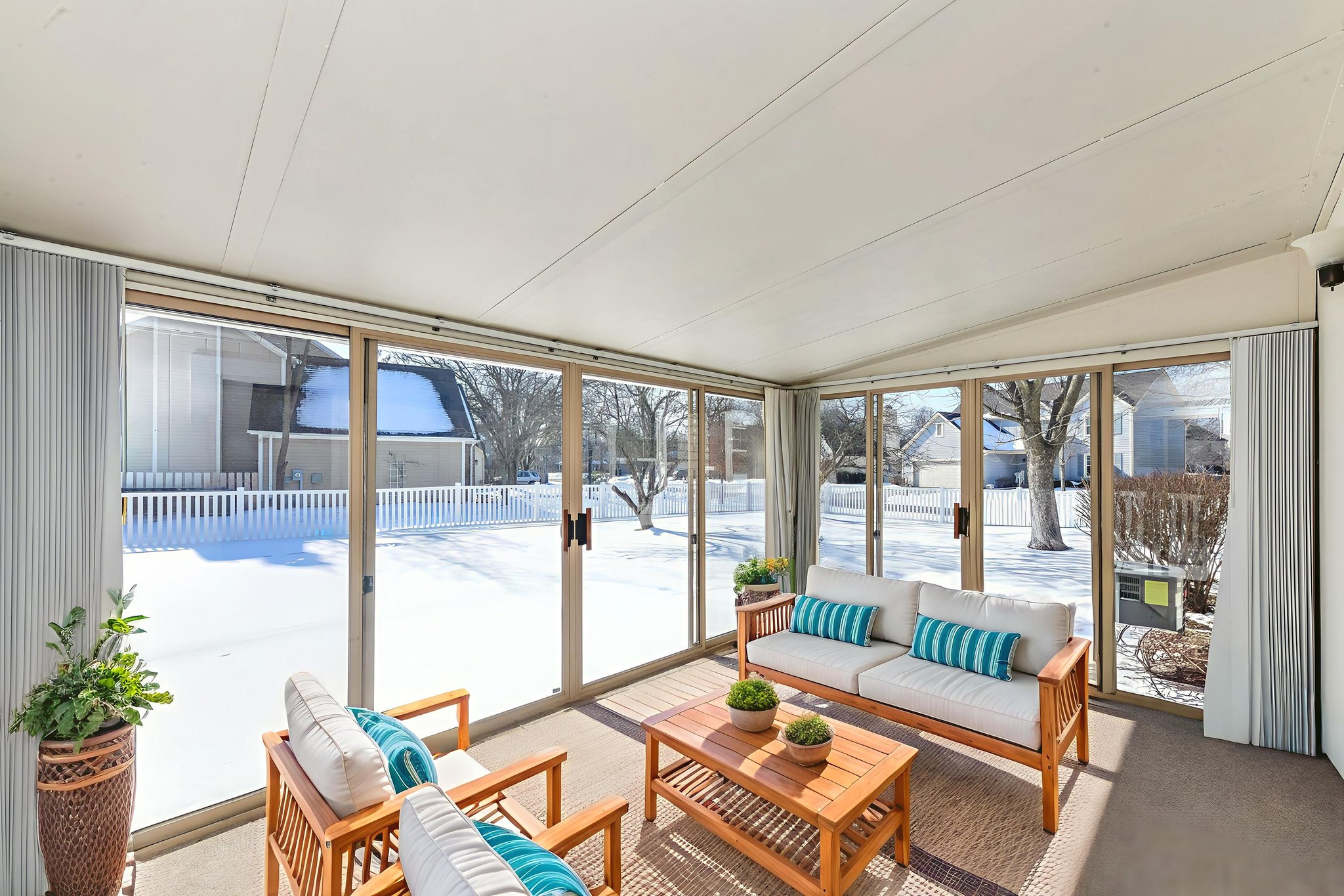 DSC_9491 virtually staged.jpeg