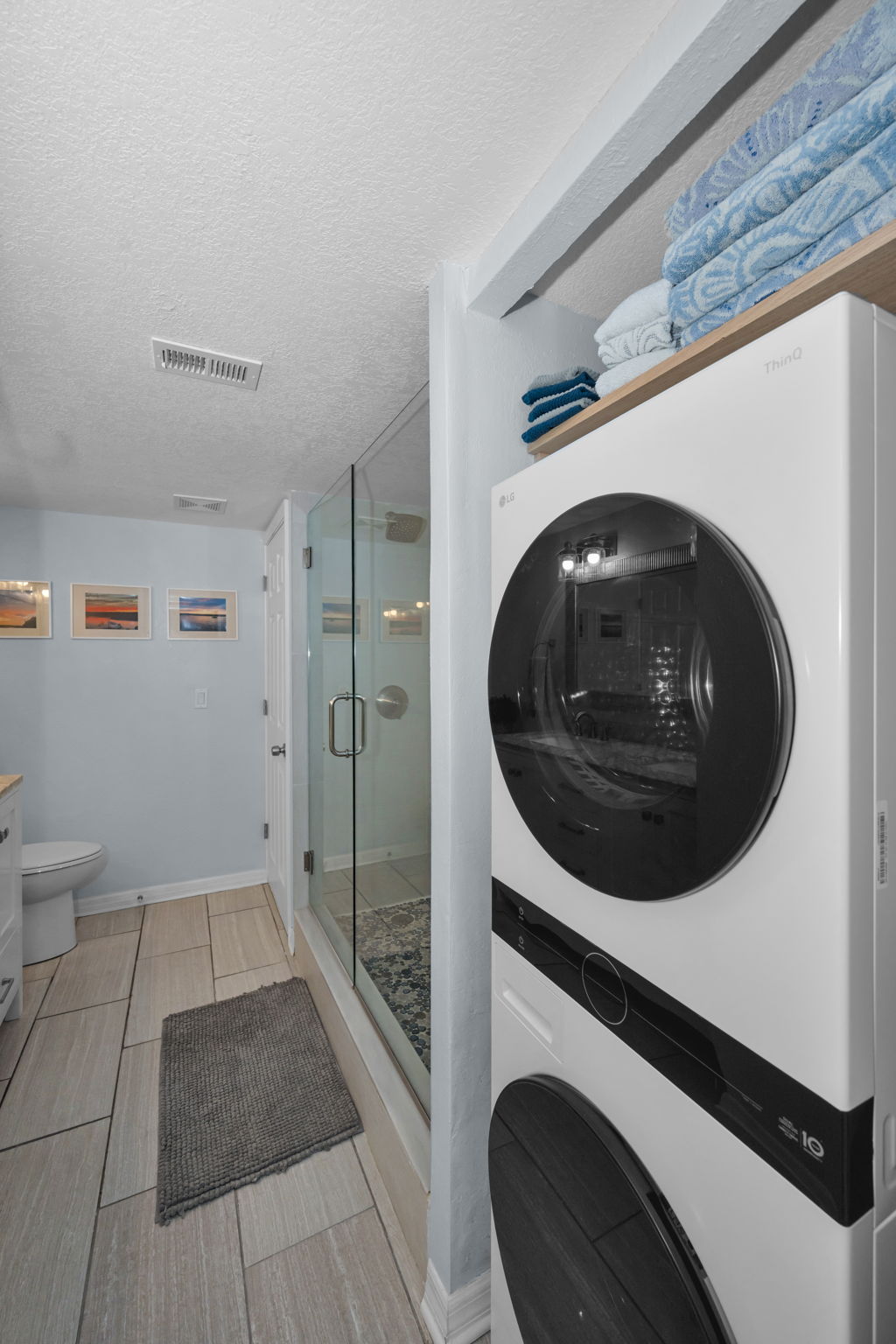 Primary Bathroom 1c