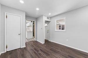 E Florida Ave-S2810-016.jpg
