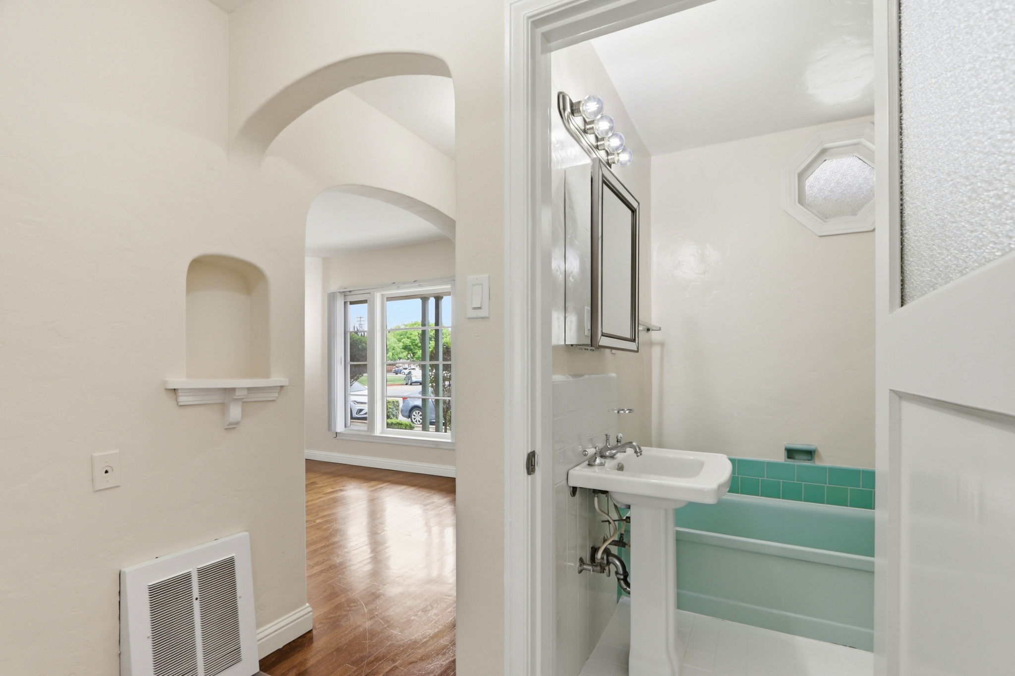019_f8_855 Main St 2