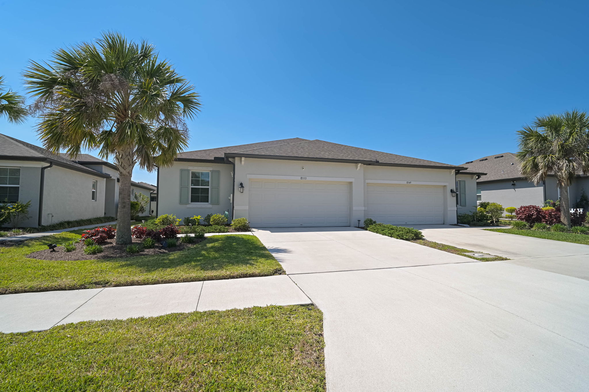 8553 Whispering St-4