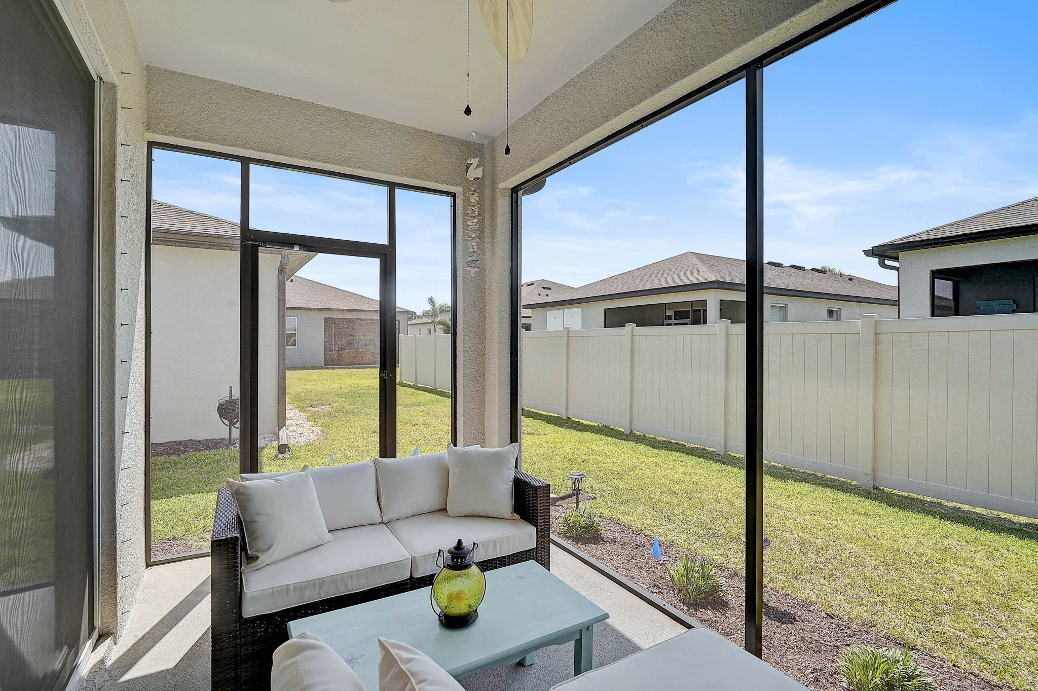 8553 Whispering St-31