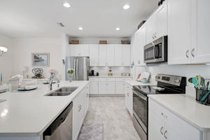 8553 Whispering St-14