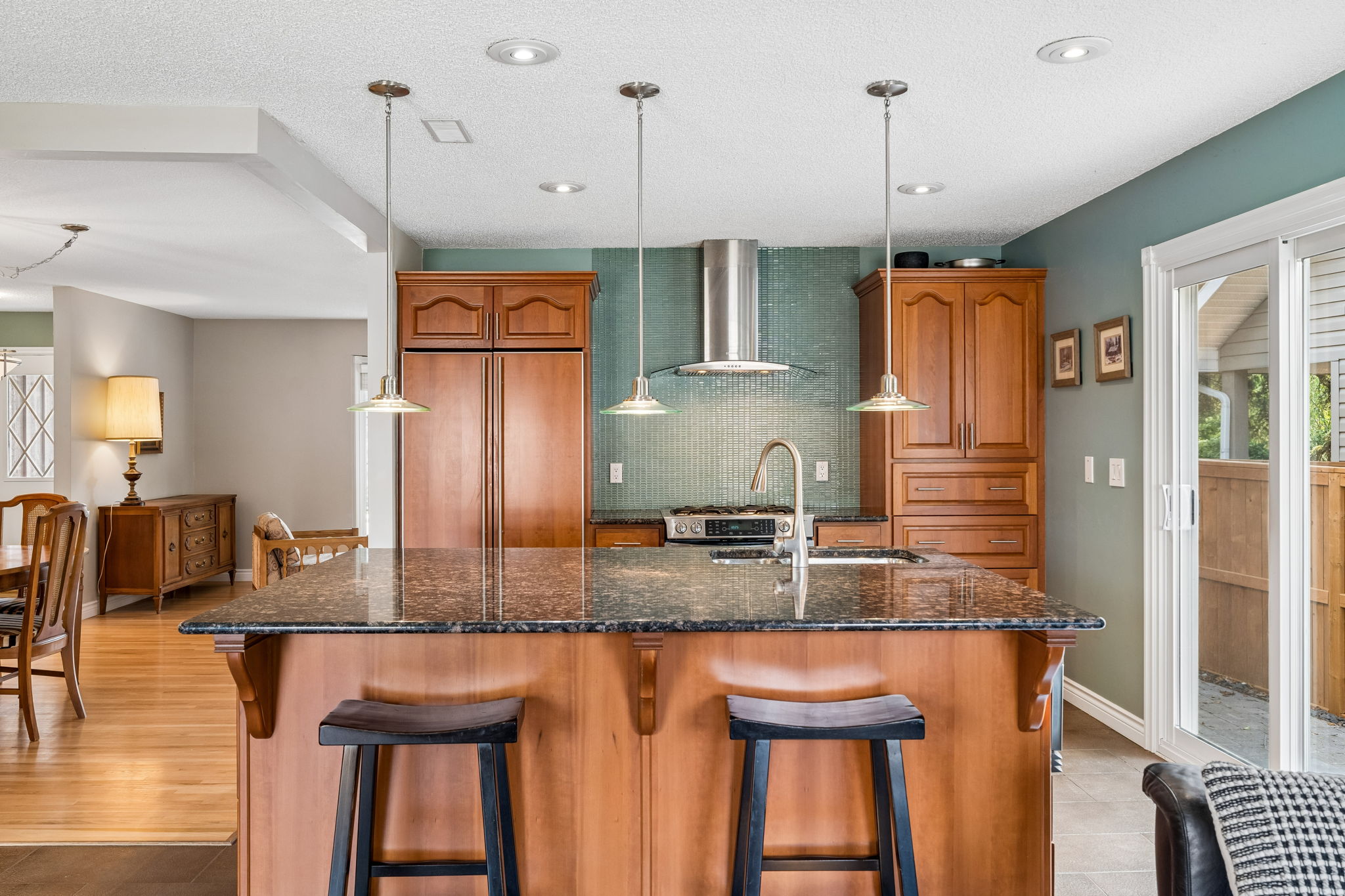 06.30.2026 - Morris Tkachuk - 856 Lake Twintree Crescent SE_14