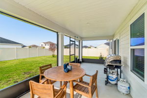 Screened-in Porch