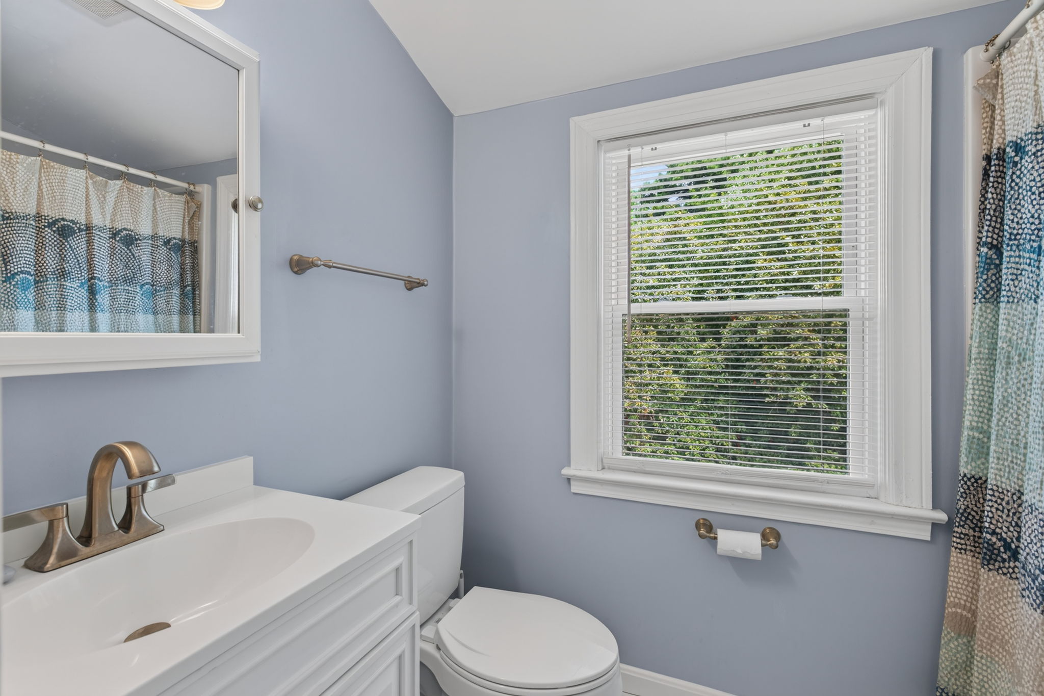 Second Floor Full Bathroom