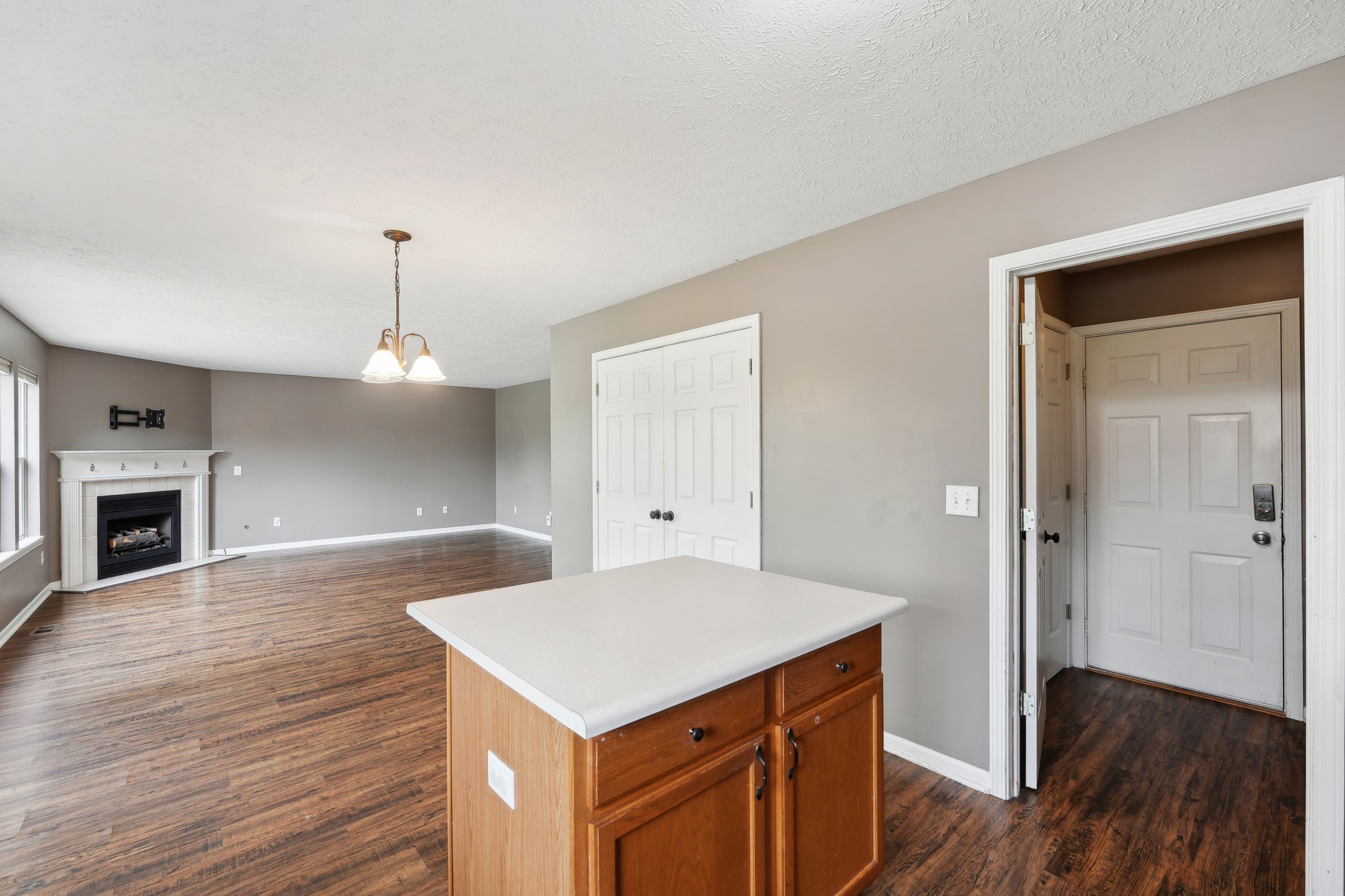 Walden Trace Dr-012.jpg