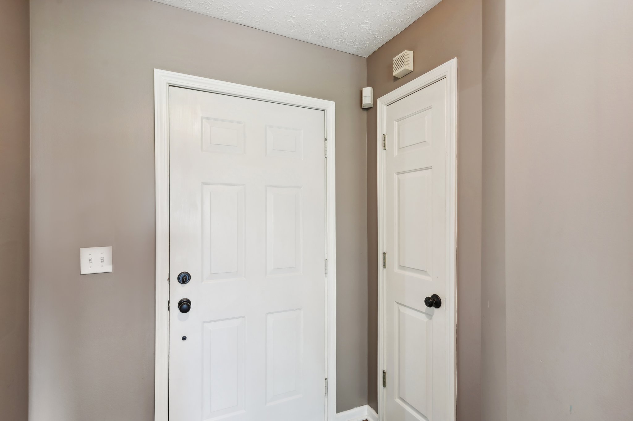 Walden Trace Dr-014.jpg