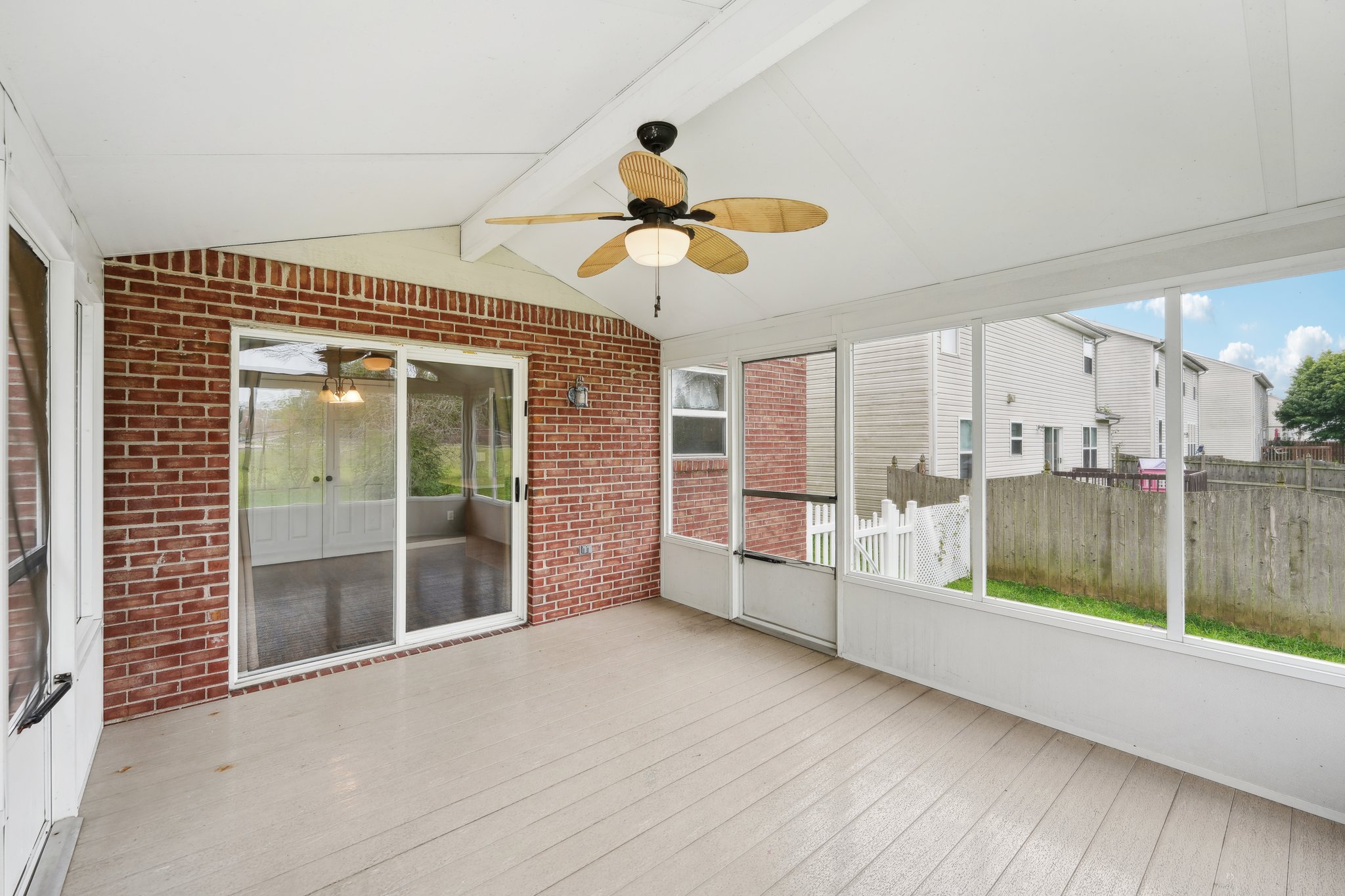 Walden Trace Dr-032.jpg