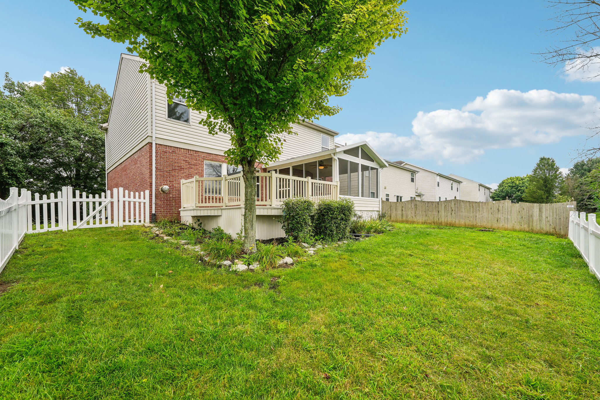 Walden Trace Dr-038.jpg