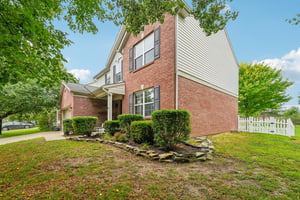 Walden Trace Dr-002.jpg