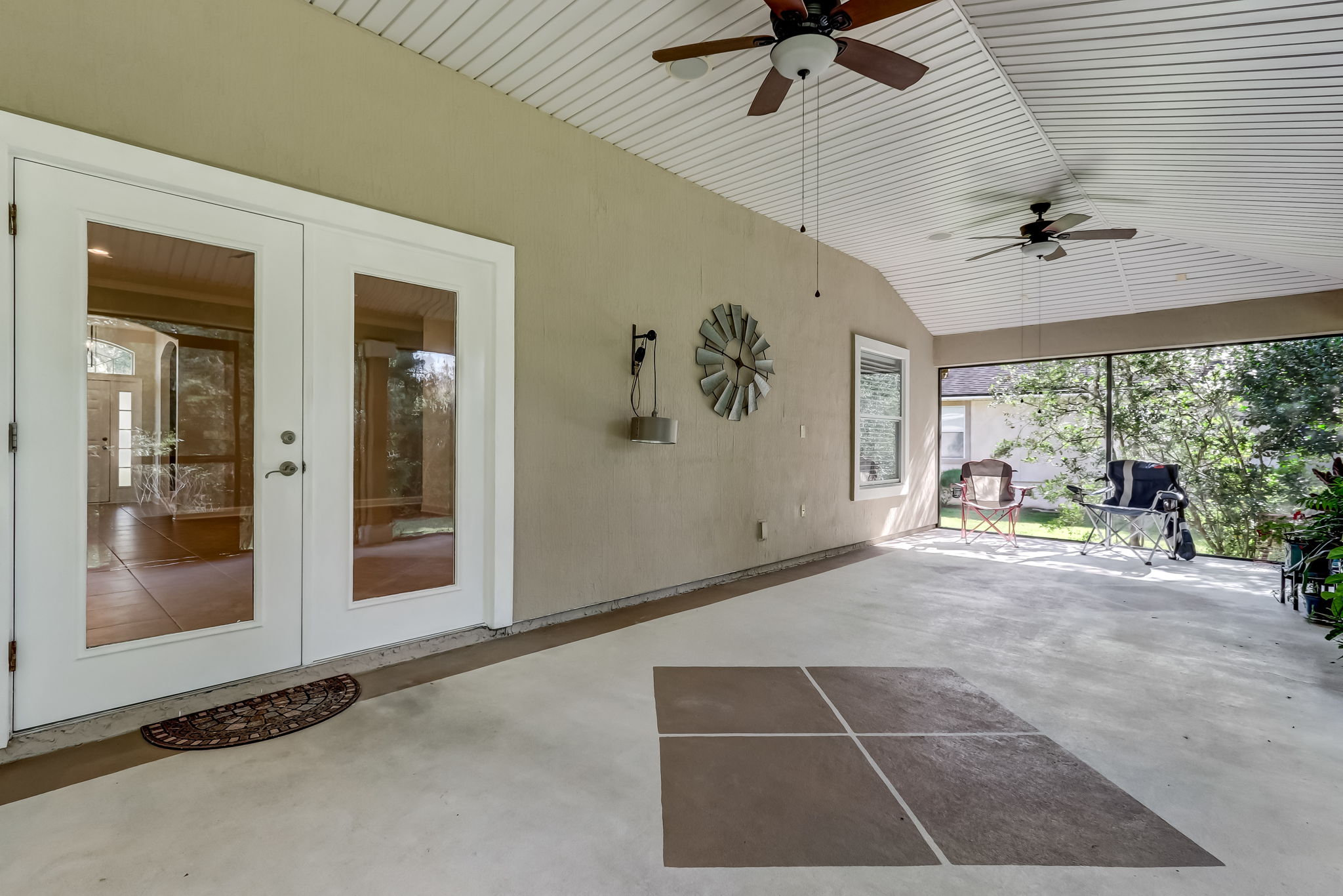 Screened-in Porch